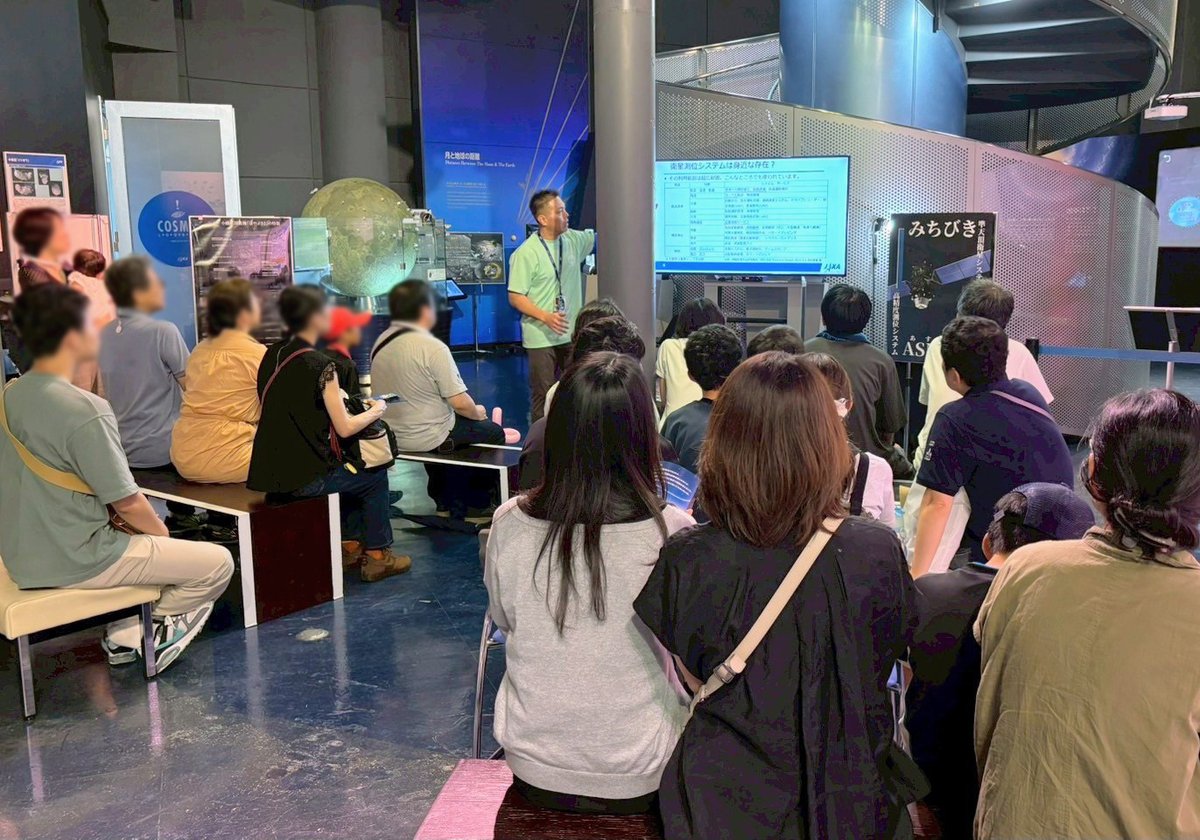 satellite_jaxa's tweet image. 【お礼】
ASNAV展示にいらっしゃった皆さま、ありがとうございました。
プロマネ講演は満席となり、みちびき折紙とクイズ(中々難しい)も多くの方に楽しんでいただけました。
ASNAV/みちびきの応援、引き続きよよろしくお願いいたします。🛰
#TNSC特別公開2025 #ASNAV #みちびき