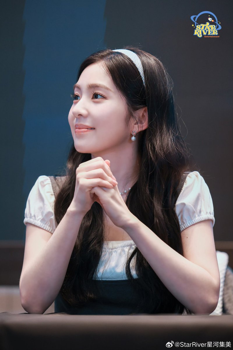 irene_global's tweet photo. 250621 StarRiver Guangzhou Fansign Official Photos

https://t.co/mYn7Af8O1Y
#IRENE #아이린 #RedVelvet @RVsmtown https://t.co/461kWuOcJF