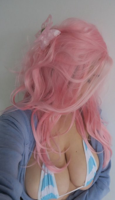 Watch heyimbee's leaked NSFW photo on TwXstars