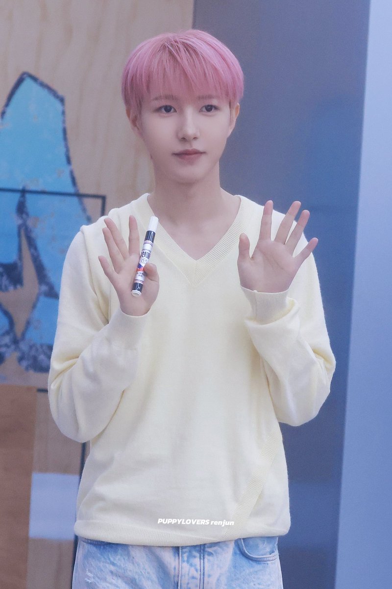 puppylovers323's tweet image. 250714
μ±μ νμ
#NCTDREAM
#λ°μ₯ #δ»δΏ #RENJUN
