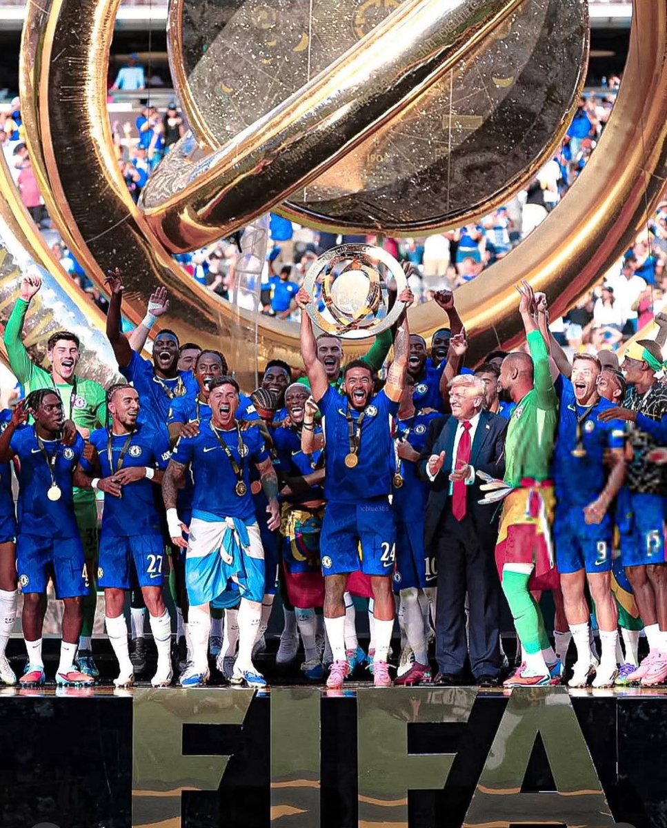ReeceJamesBlue's tweet image. A thread of Chelsea FC players lifting the FIFA Club World Cup Trophy 🏆 

We are the champions of the World!!

#ChelseaFC #CluWorldCup2025