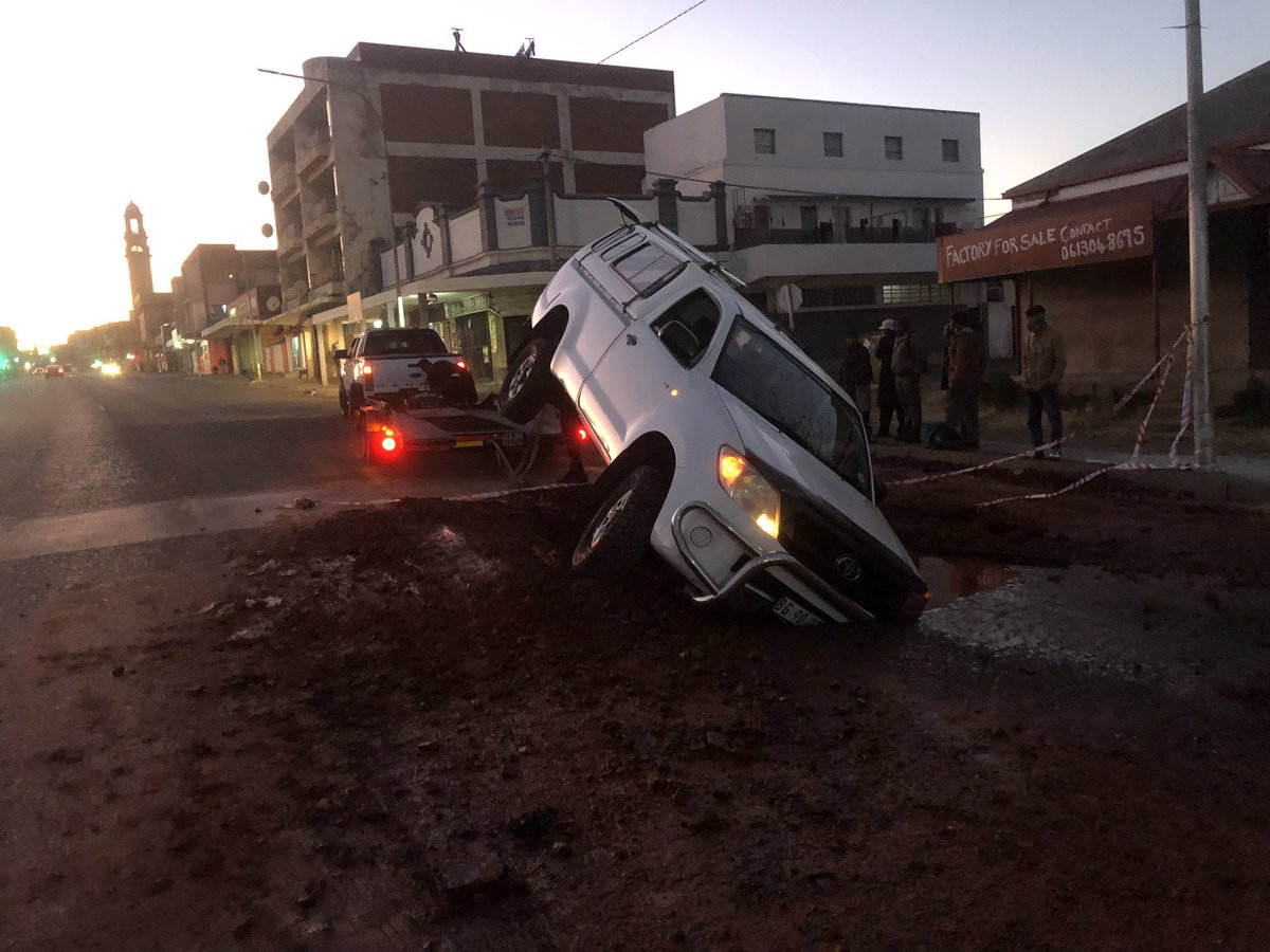 FasdaProtect's tweet image. A Large hole the road due to water repairs has caused a number of accidents. @JHBWater please escalate.
Motorist to use caution and slow down when traveling down Commissiner str cnr Browning Jeppestown.
@SafercityZA @MyJRA @CityofJoburgZA @EWNTraffic @GTP_Traffstats @JoburgMPD
