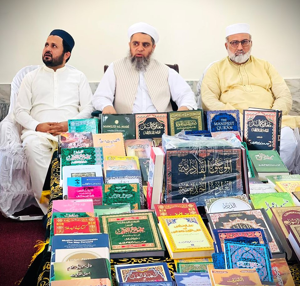 MQI_Official's tweet photo. تحریک منہاج القرآن خیبرپختونخوا کی جانب سے جامعہ کریمیہ غفوریہ نوشہرہ کو شیخ الاسلام ڈاکٹر محمد طاہرالقادری کی کتب کا تحفہ، مہتمم پیر سید حسین القادری کا شکریہ۔
#MinhajulQuran #Knowledge #BooksGift #KPK #Nowshera https://t.co/mKrrmOEhH5