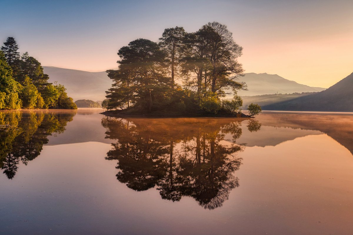 Morning everyone I hope you are well. This is why I love photography. For this moment of solitude and perfection. Dawn breaking over Derwentwater. Have a great day.

#LakeDistrict