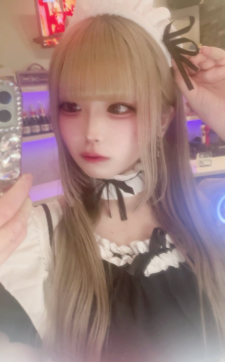 今回ご紹介するのは…

🩷🧡💛━━…‥・
さくら さん(<a href="/roen_sakura/">👾さくら👾</a>)
　　　・‥…━━💛🧡🩷

☕勤務店☕
ROEN(<a href="/ROEN_machida/">ROEN 町田</a>)
東京都町田市原町田6-14-4 興輪ビル1F