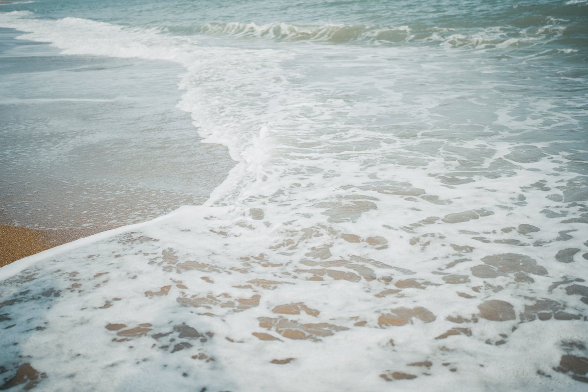 komo_c4's tweet image. 何気ない一日が、海に照らされてやさしく光っていた。