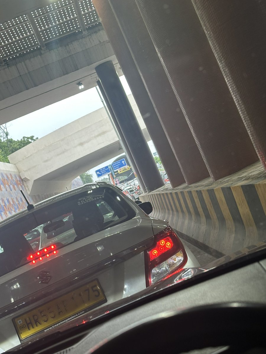 proxycounsel's tweet photo. Least @dtptraffic could do is put up banners to indicate that the tunnels are closed so that people can decide and stick to their normal route. I feel it is only fair and not that difficult. I think you owe this much to the daily commuters. https://t.co/c32CkPZDOe