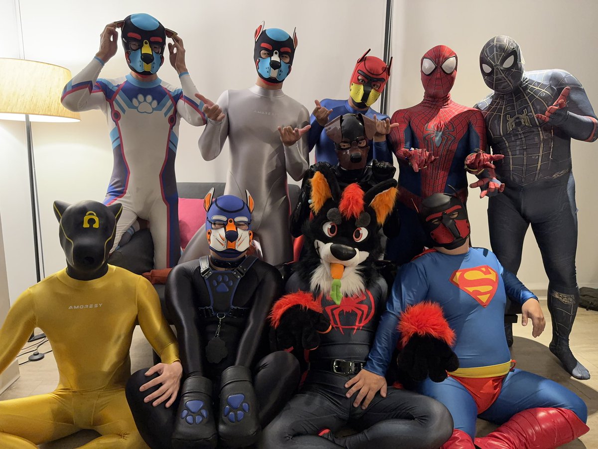 汪汪， 蘿蔔好吃
🐶❤️🥕