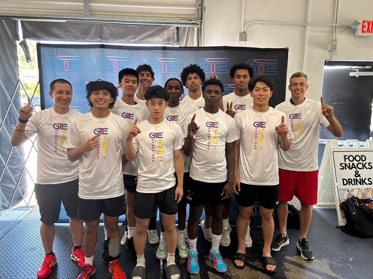 TokyoSamuraiAAU's tweet image. Tokyo Samurai 17U Black takes home the GTE Summer Classic Crown!! Lock down defense and a balanced attack had them
rolling through the competition. Ready to get after it next weekend!