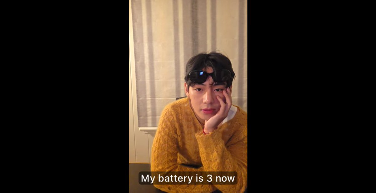 tannieszone7's tweet photo. TAEHYUNG LIVE 😭 https://t.co/ccsAL4KIS4