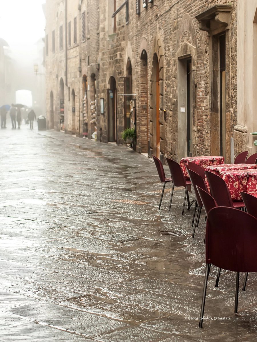 Guten Morgen mit einem kleinen Kaffee, heute in San Gimignano ...  

#Toskana