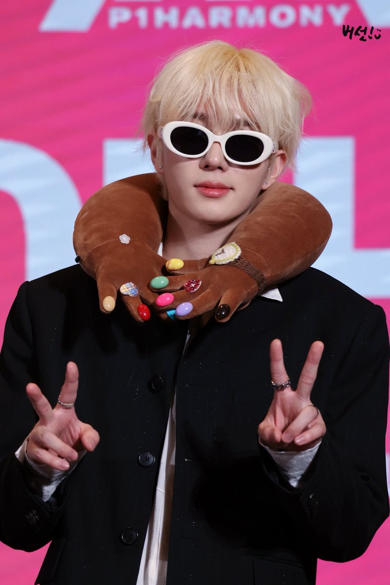 immushve's tweet image. 250713 yzy

✌🏻🕶️✌🏻

#P1Harmony #피원하모니
#THEO #태오 #최태양