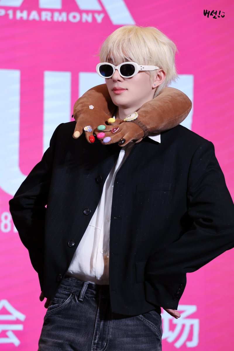 immushve's tweet image. 250713 yzy

✌🏻🕶️✌🏻

#P1Harmony #피원하모니
#THEO #태오 #최태양