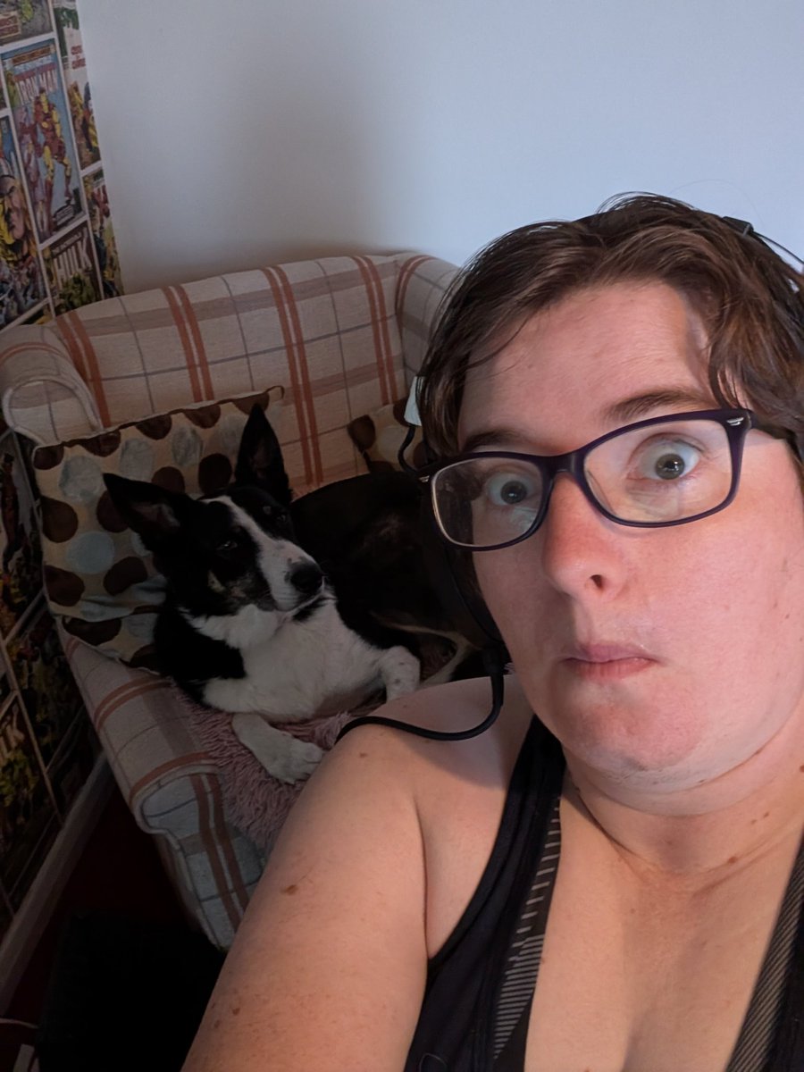 In for Mandy this week as she celebrates her significant birthday. 

Ripley providing the support....I think...that or she just wants food.