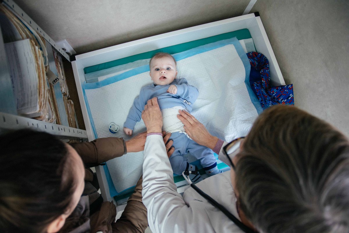 echo_Europe's tweet image. “This clinic saved us. It makes us feel like we haven’t been forgotten.”
In Ukraine's war-affected Sumy and Kherson regions, modular clinics supported by the EU 🇪🇺 and @WHOUkraine are bringing vital care to those who need it most, restoring hope, one patient at a time.