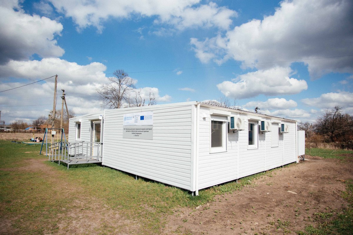 echo_Europe's tweet image. “This clinic saved us. It makes us feel like we haven’t been forgotten.”
In Ukraine's war-affected Sumy and Kherson regions, modular clinics supported by the EU 🇪🇺 and @WHOUkraine are bringing vital care to those who need it most, restoring hope, one patient at a time.