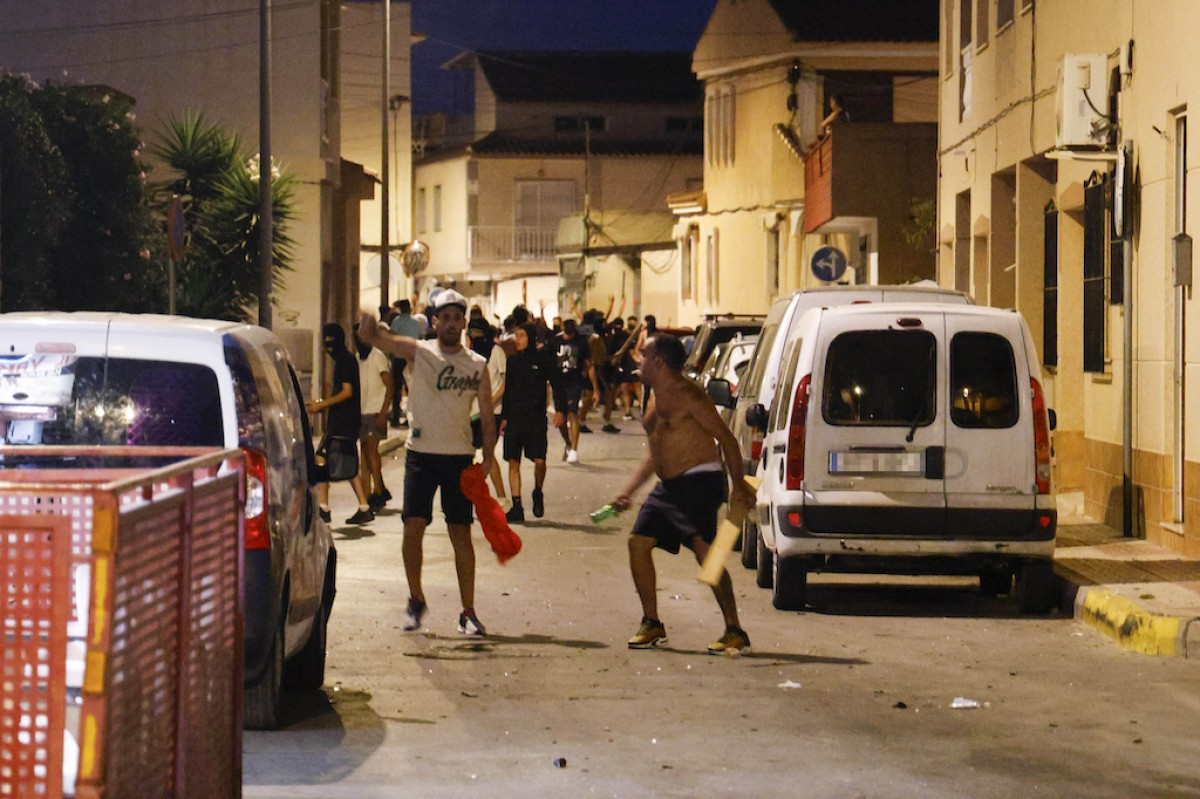 Res Pública (@madrededatos) on Twitter photo 🗣️Lo que ha ocurrido en #TorrePacheco no es un estallido espontáneo, sino el resultado directo de una estrategia sistemática de odio
La extrema derecha ha logrado trasladar el debate político a la calle y convertirlo en violencia"
Análisis en <a href="/a_publica/">Agenda Pública</a>
bit.ly/3GKRMdx 🗣️Lo que ha ocurrido en #TorrePacheco no es un estallido espontáneo, sino el resultado directo de una estrategia sistemática de odio
La extrema derecha ha logrado trasladar el debate político a la calle y convertirlo en violencia"
Análisis en <a href="/a_publica/">Agenda Pública</a>
bit.ly/3GKRMdx