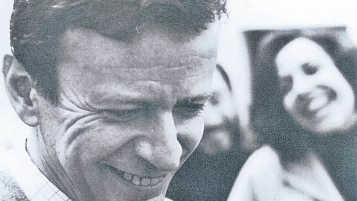 La Marsellesa de un sevillano de Los Remedios. Hoy se cumplen cien años del nacimiento de Manuel Ferrand, único sevillano que ganó el Planeta. Era mucho más que un novelista. En su caso se unían los aspectos científicos y el romanticismo

#CalleRioja 

diariodesevilla.es/sevilla/marsel…