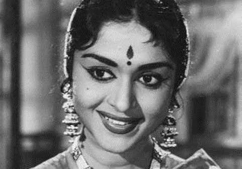 ಕನ್ನಡ ಚಿತ್ರರಂಗಕ್ಕೆ ಮೆರಗು ತಂದ ಮಹಾತಾರೆಗಳಲ್ಲಿ ನೀವು ಒಬ್ಬರು.ಗೌರವ ಪೂರ್ವ ಅಂತಿಮ ನಮನಗಳು ಸರೋಜಮ್ಮ.