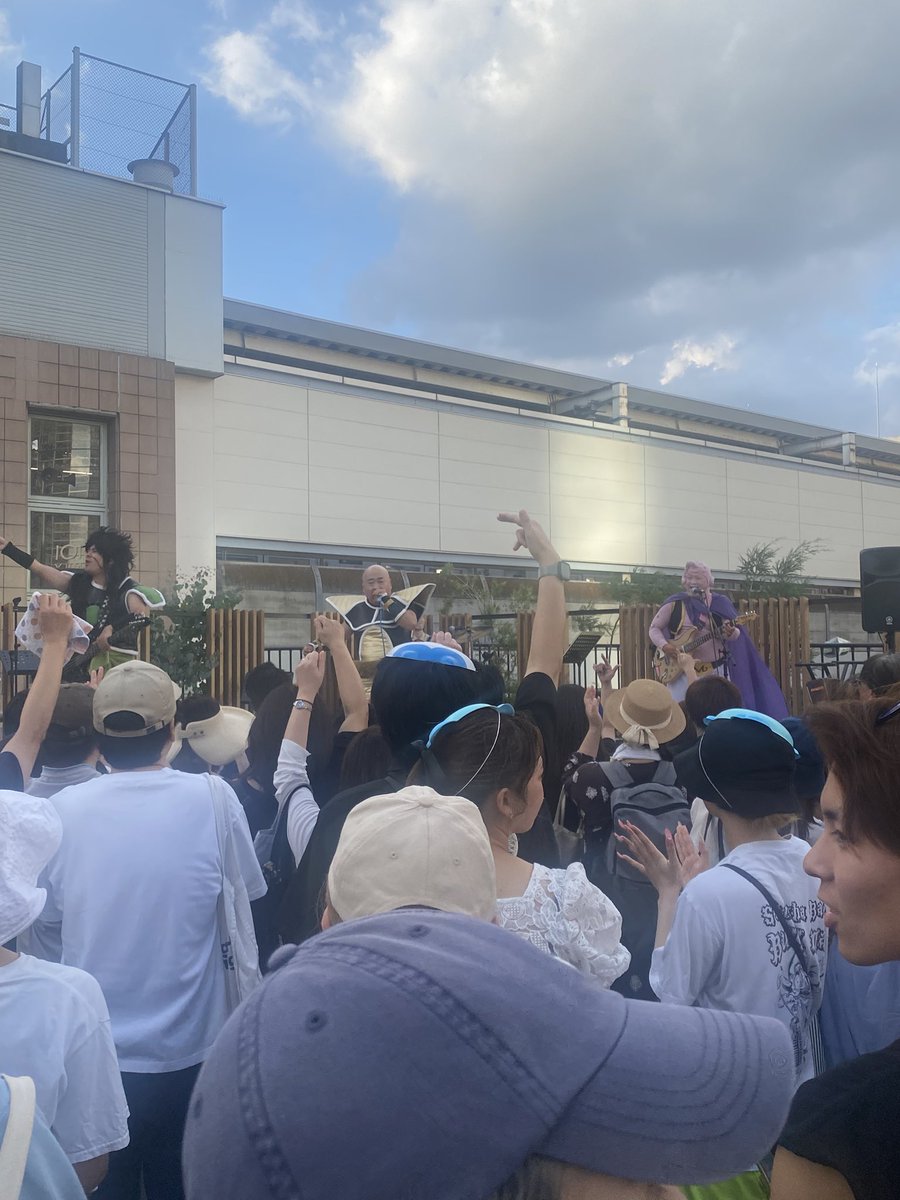 【充実！おじさんと犬の投資生活16】

7月13日前後の生活
12日夜はバーでサッカー観戦、13日は友達のライブを見に昼から溝の口におでかけ。ドラゴンボール芸人のライブも良かった。

少し涼しいおかげで犬も散歩が楽しそうだし、充実した土日でした。

資金報告
7月12日13日の投資利益＝土日のため0円