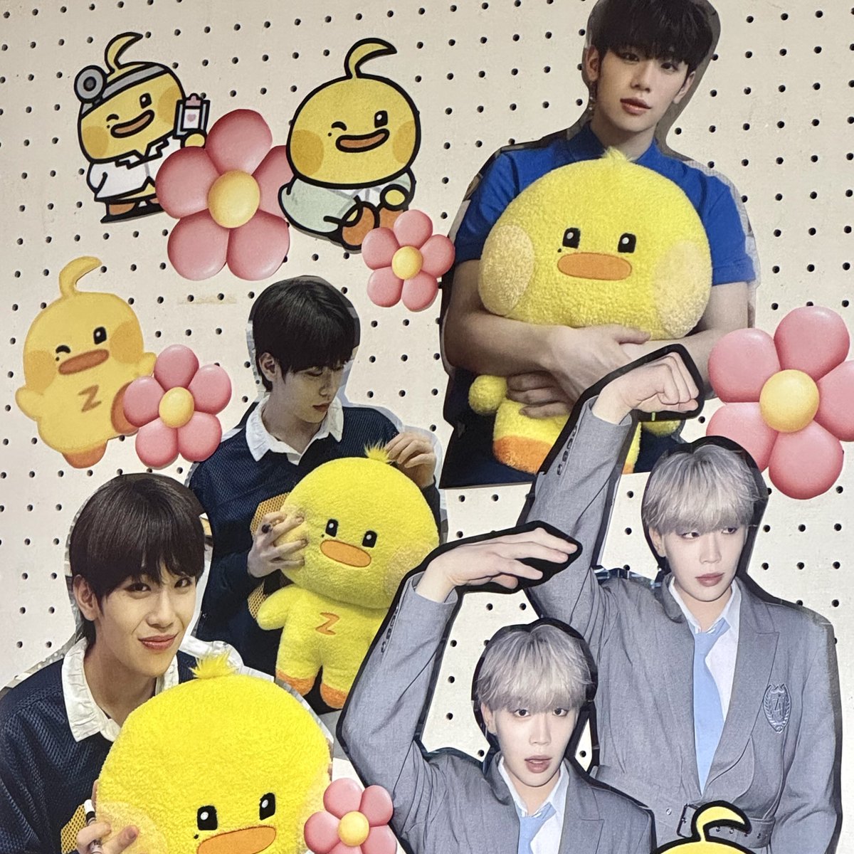 tigcafe's tweet photo. 250714 ⏰11:00-18:00
［ #ZEROBASEONE #テレ くん🐥🩵］

⠀　　 ☆　　　☆･*
　　☆☆☆　　　･ﾟ｡+
　┏┃┃┃┓　･ﾟ.｡+
┏┻━━━┻┓  ｡+ﾟ･.*
┃　　　　　┃
┗━━━━━┛

#사랑을_노래하는_태래의_생일
#Level23Taerae_GameStart
#HAPPYTAERAEDAY

#ZEROZE の皆さま🐥
テレくんのお誕生日を一緒にお祝いしましょう🥂⭐︎

#tigcafe #tigカフェ #ZB1 #ゼベワン #제베윈 #태래 #김태래 #TAERAE