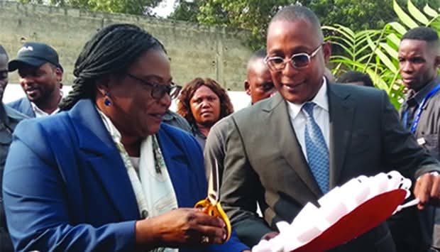 EmbaixadaT's tweet photo. O secretário de Estado para a Indústria considerou a Expo-Cabinda facilitadora do intercâmbio comercial entre produtores, distribuidores e consumidores, com vista a atrair investimento nacional e estrangeiro para a revitalização das cadeias produtivas.
https://t.co/mw8bgDh3QJ https://t.co/SawA7X2Bq2