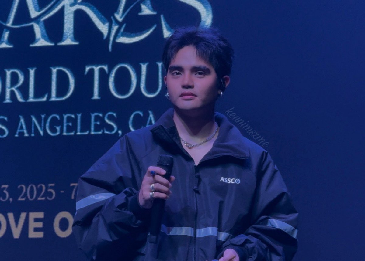 olbapologist's tweet photo. Nakaka gigil yung cheeks!!!! 🤏🏻🤏🏻🥰🥰 ang cute cute ni Pablo mygeeeeedddd! 🥹😍

SB19 LIGHTS UP ANAHEIM
@SB19Official #SB19 
#SaWWorldTourLA https://t.co/gRLSBLTBYH