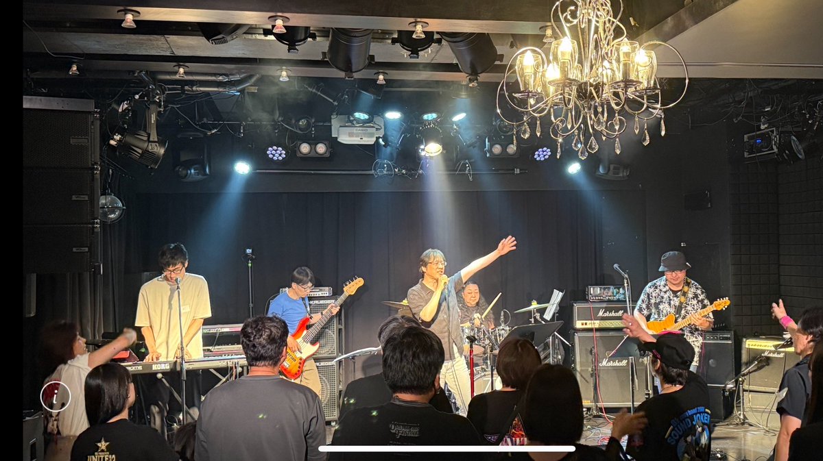 bigsun36's tweet photo. 2025年7月12日B'zセッション会にギターで参加させていただきました。
凄い！
熱い！
楽しい！
上手い！
面白い！
なぜか安心したりもする😊 https://t.co/xFBE2gOS7d