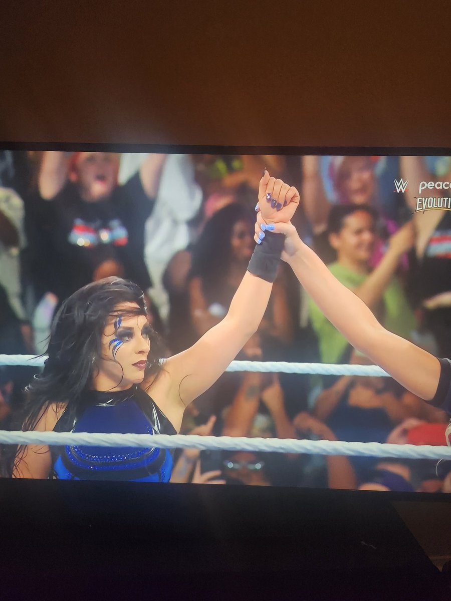 She fucking did it!! #stephanievaquer #WWEEvolution #clashinparis