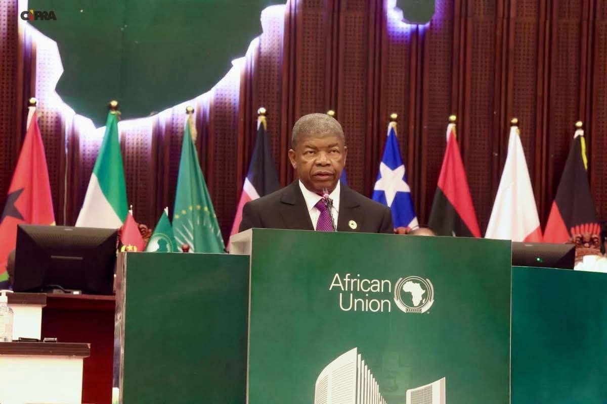 EmbaixadaT's tweet photo. PRESIDENTE JOÃO LOURENÇO ORIENTA REUNIÃO DE COORDENAÇÃO UNIÃO AFRICANA - COMUNIDADES ECONÓMICAS E MECANISMOS REGIONAIS. 
https://t.co/JmuKnXWQsM https://t.co/N5sysAIi2y