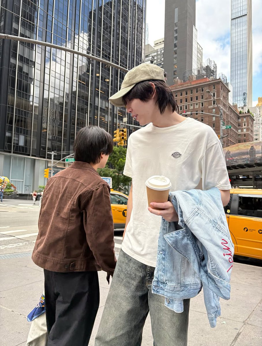 I ♥️ NY :) 🇺🇸

➖ig : iikookaii168 (Update)

FKJD FM IN NYC

#TheHeartKillersFMinNewyork
#TheHeartKillersUSandLatamTour
#Firstkanaphan #กองทัพของเฟิร์ส