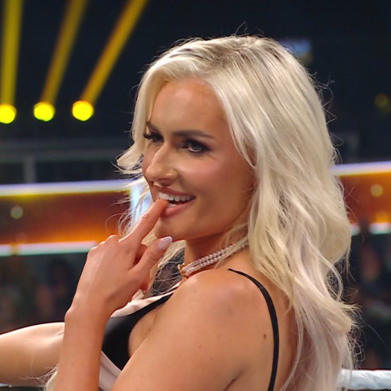 blakecoutore's tweet image. dangerous &amp;amp; glamorous 💋
@BlakeMonroeWWE