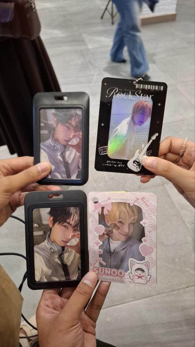 richino666's tweet photo. Agenda wajib fangirl tiap ketemu 😌

Mau tanya deh, kalo nama fandom solo sunghoon sama sunoo apa ya? Cuma tau Jay itu bluejay.

#Sunghoon #Sunoo #Jay #cgvdmall https://t.co/b3MCj0eWH5