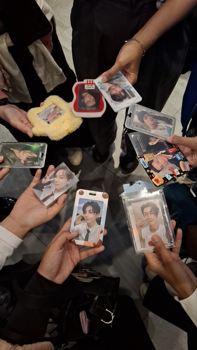 richino666's tweet photo. Agenda wajib fangirl tiap ketemu 😌

Mau tanya deh, kalo nama fandom solo sunghoon sama sunoo apa ya? Cuma tau Jay itu bluejay.

#Sunghoon #Sunoo #Jay #cgvdmall https://t.co/b3MCj0eWH5