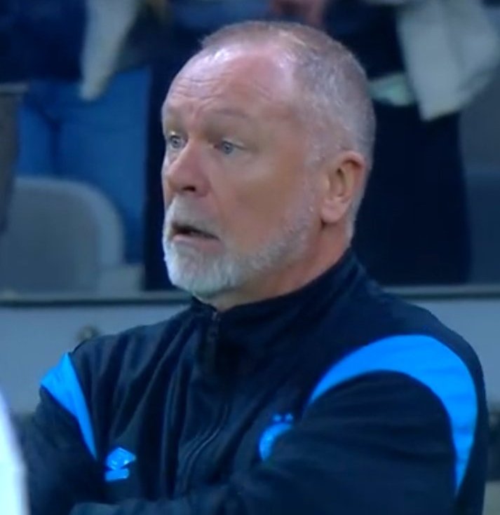 GOLEADAS SOFRIDAS NO SÉCULO :
  
4️⃣9️⃣ - 💢 Vasco
4️⃣0️⃣ - 🇦🇱 Flamengo
3️⃣6️⃣ - ⭐ Botafogo
3️⃣3️⃣ - 🐓 Atlético-MG
3️⃣1️⃣ - 🇭🇺 Fluminense
3️⃣0️⃣ - 🐳 Santos
2️⃣7️⃣ - 🦊 Cruzeiro
2️⃣6️⃣ - 🇪🇪 Grêmio 🆙
2️⃣2️⃣ - 🐷 Palmeiras
2️⃣1️⃣ - 🦅 Corinthians
1️⃣9️⃣ - 🇾🇪 São Paulo
1️⃣5️⃣ - 🇦🇹 Internacional
  
📰