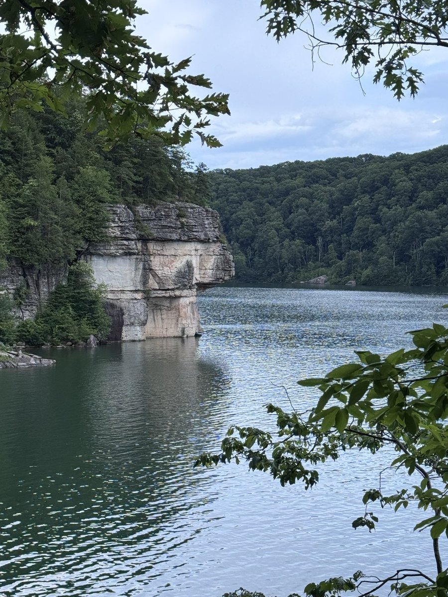 TheOtherLori's tweet photo. Shenanigans in WV with Lisa. 2 mile hike to Pirate’s Cove at Summersville Lake State Park. #WVfun #almostheaven #wildandwonderfulwestvirginia https://t.co/nlmDLrSz4g