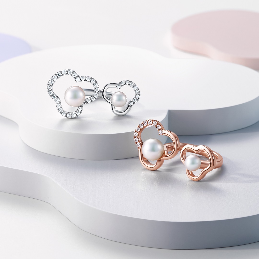 TASAKI_JP's tweet image. ふたつの花が、そっと寄り添うデュオリング。
凛としたゴールドの質感、パヴェ ダイヤモンドのきらめき、そしてパールの艶。
愛らしくも優美なハーモニーで、より洗練された手元に。
#TASAKI
bit.ly/3Irw8eX