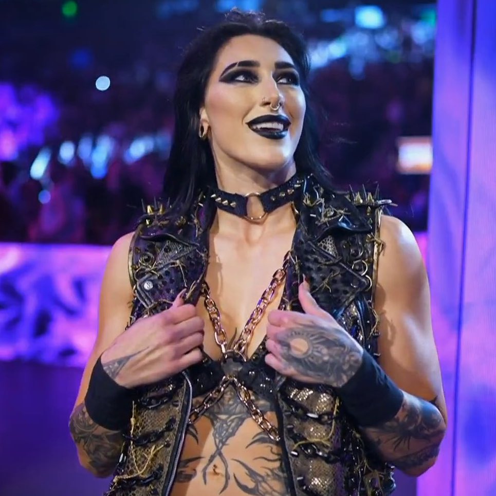 😈 MAMI is HERE 😈 #WWEEvolution