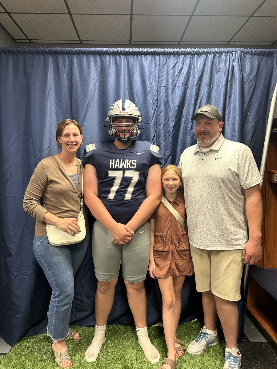 RJB7741's tweet image. Thank you @BlueHawkFB for the great visit to your campus. Meeting your coaches and talking to the players was the highlight of my visit. It was great seeing your campus and I would once again like to thank you for my offer. @JasonThier @CoachPStanton @CoachOBrienDSU