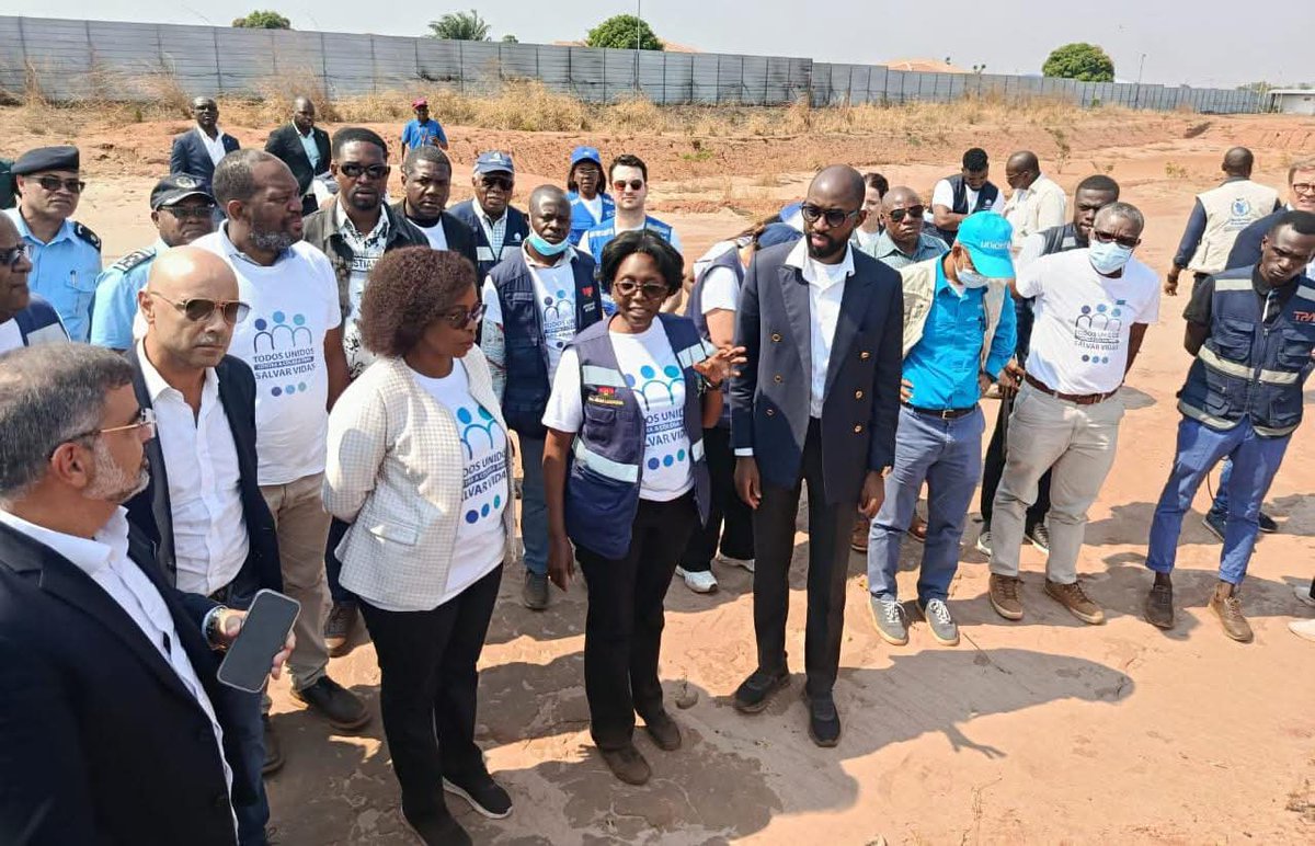 EmbaixadaT's tweet photo. As obras de construção do futuro Hospital Geral do Dundo, na província da Lunda‑Norte, deverão retomar no final deste ano, segundo a ministra da Saúde, Sílvia Lutucuta.
https://t.co/GqfHRlx5D3 https://t.co/rh7wUFeJRA