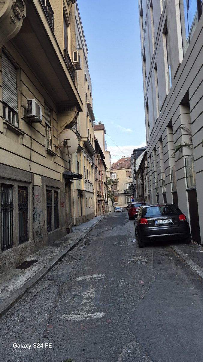 Started to work for 2 bottle of vodka and a doner wrap meal. DAJE SRBIJAAA 🇷🇸🇷🇸🇧🇦🇧🇦