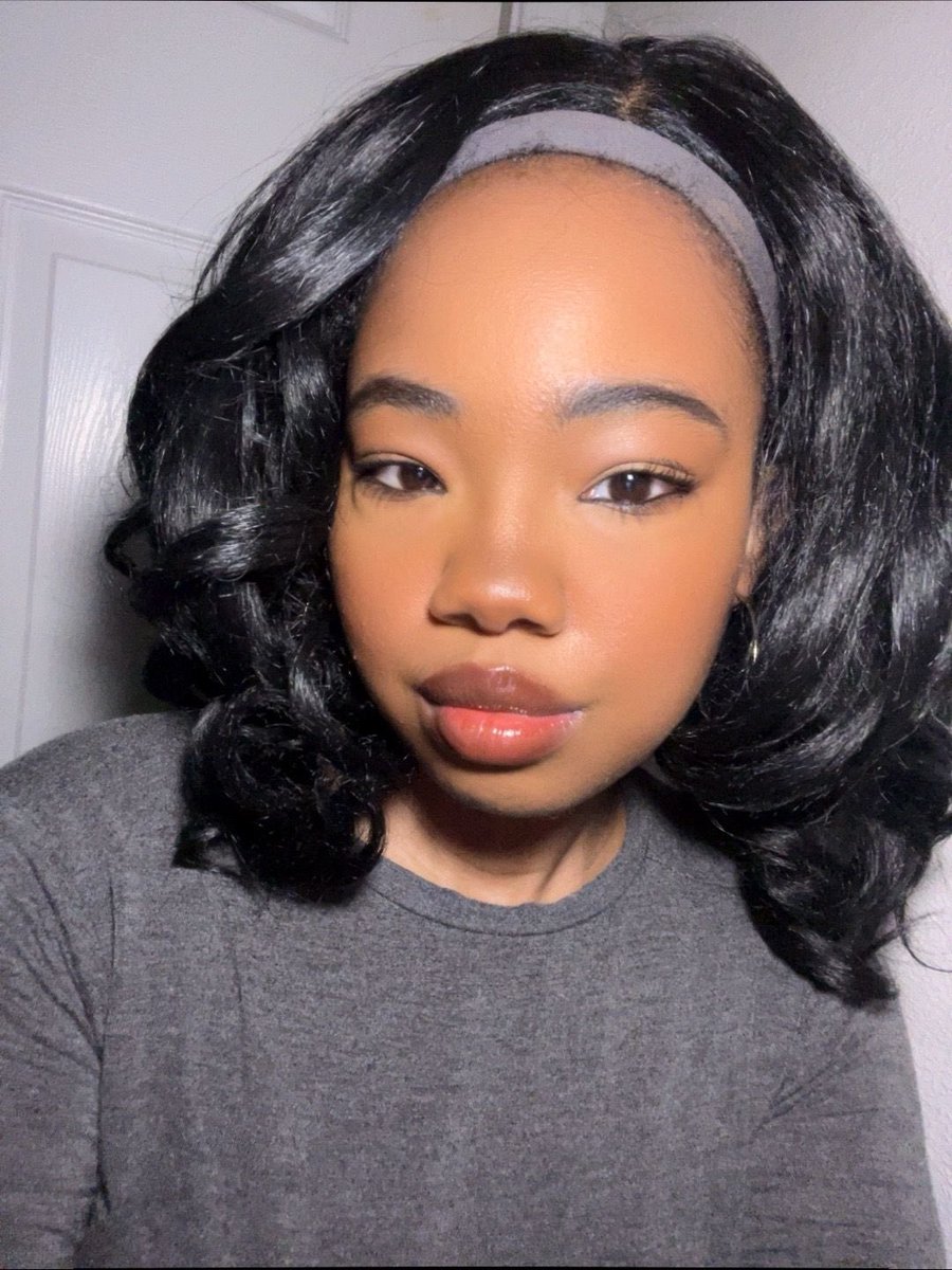 PrincessDeMonet's tweet photo. I look like your dream. I act like your debt.

Findom  Wallet  Drain  CashCow https://t.co/z4igOVphvi