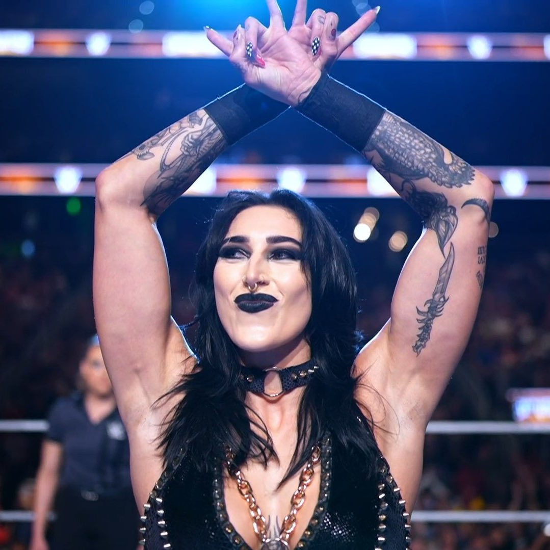 Team IYO or Team Rhea? 🔥 

#WWEEvolution