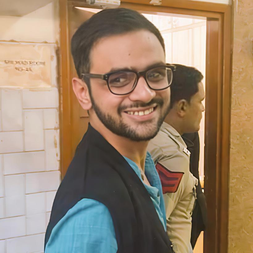 इस भाई की क्या गलती थी, जो आज सालाखों के पीछे है 🤔