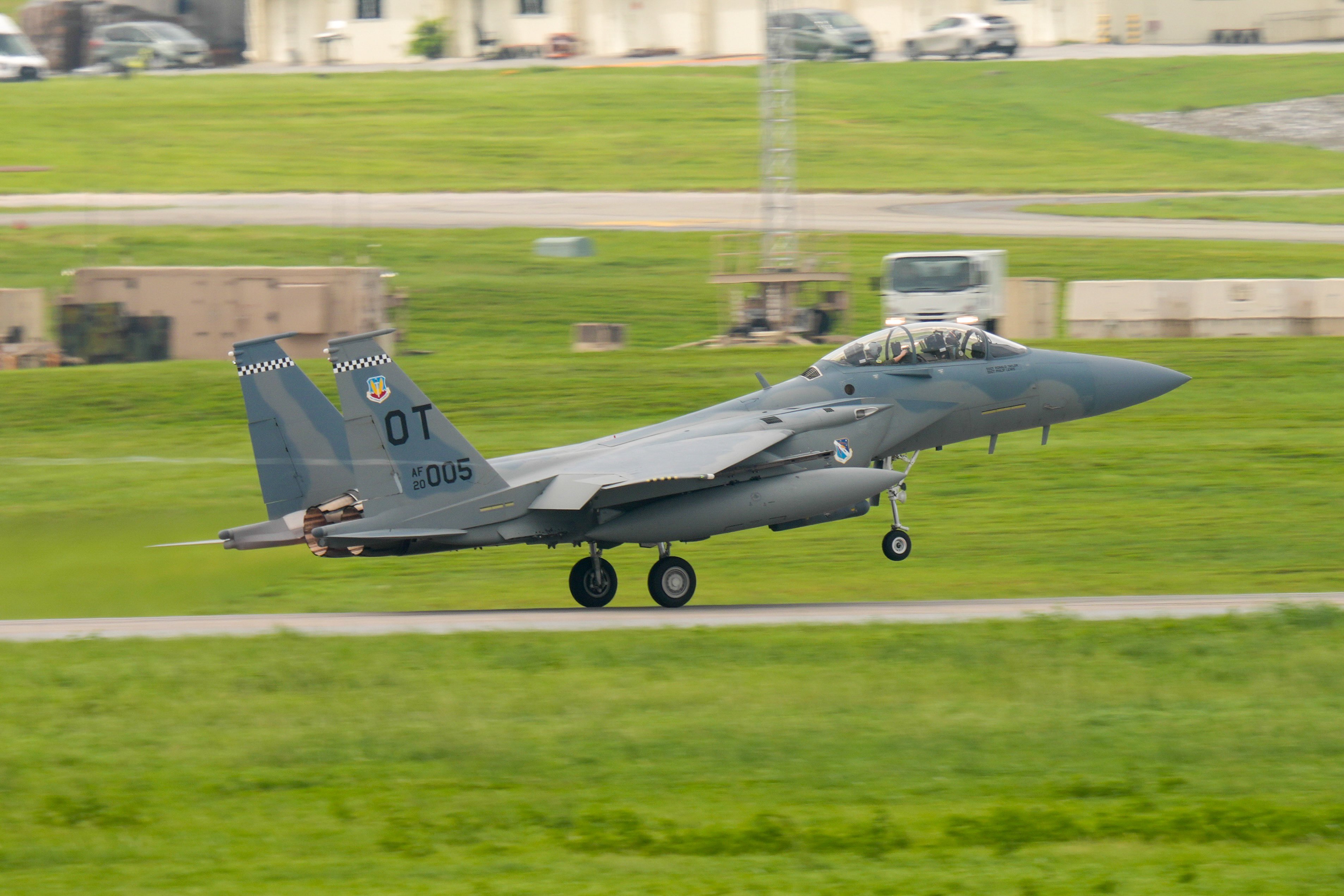 【ぴーちゃん様特価】嘉手納基地 F-15EX展開パッチ ラスト 嘉手納基地 F-15EX 44FS 67FS パッチ 貴重 部隊直仕入