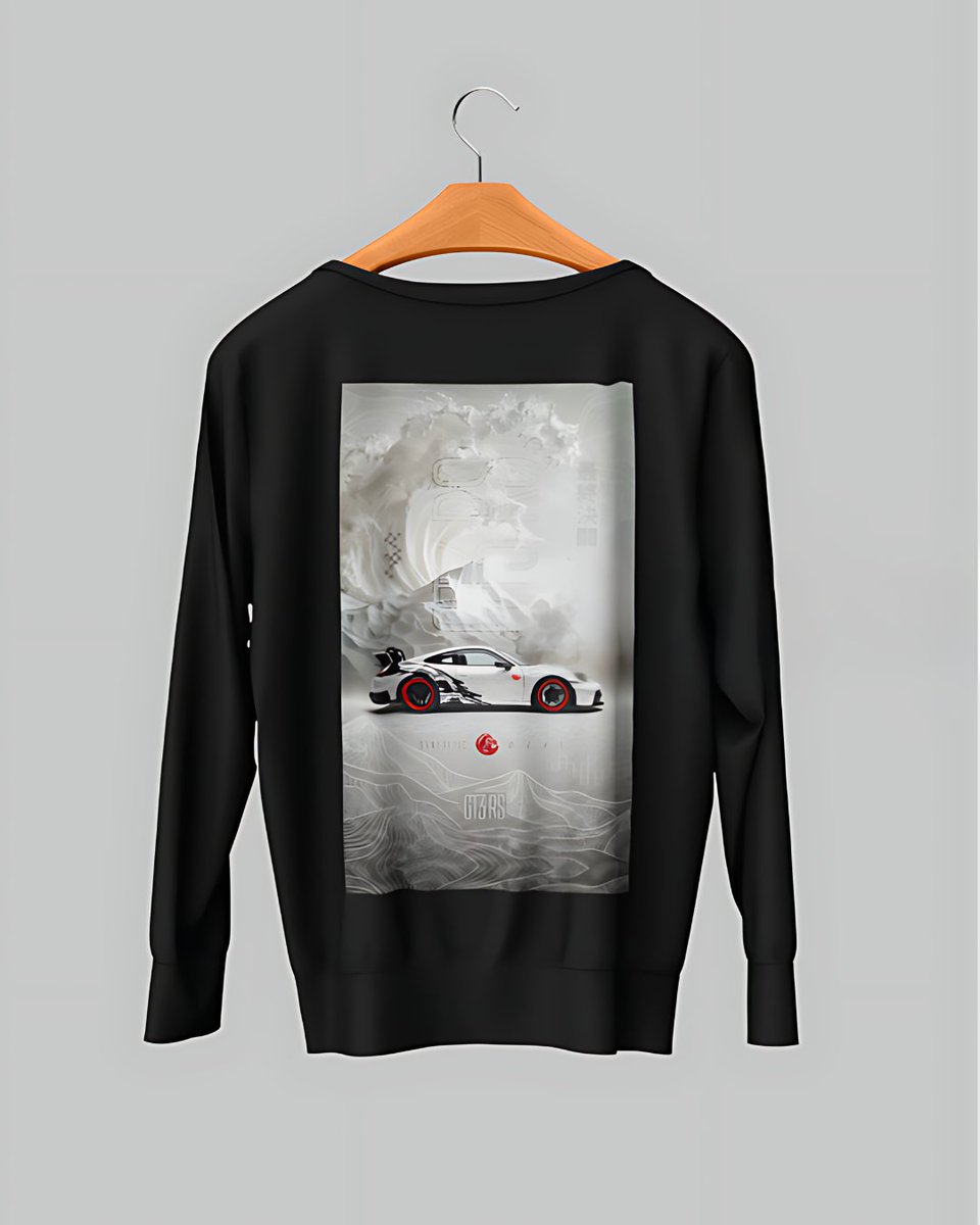 UltimateBanditC's tweet photo. La sudadera “GT3 RS Art” transforma el poder del Porsche GT3 RS en arte textil.
#UltimateBanditClub #GT3RSArt #Porsche911 #StreetwearLatino #AutoArte #LuxuryStreetwear #SudaderaConDiseño #CarCultureFashion #ModaConActitud #OutfitDelDía #MinimalismoConFuria #DrivenByDesign #Look https://t.co/oj20YYdREx