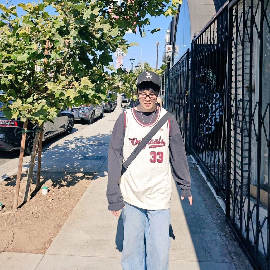 kumari_khu41954's tweet image. This is Jimin's new look and so is Namjoon
   🫰🫰💜💟👌
   #jiminie  #ParkJimin  
@jm7Jimin  @rmarchives  
#likecomment