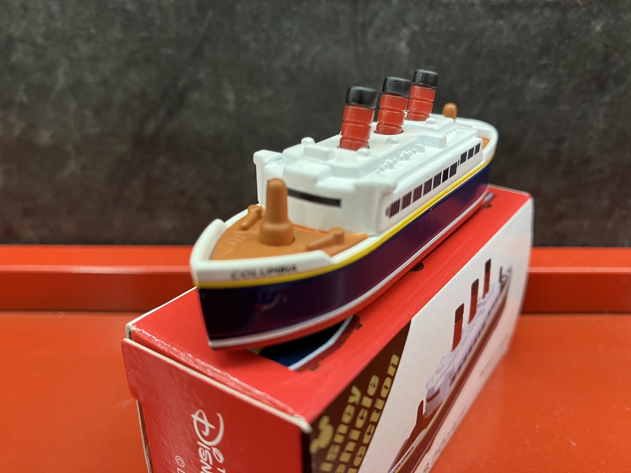 ディズニートミカ　s.s.コロンビア トミカ ディズニーシー SSコロンビア号 船 箱なし の商品詳細