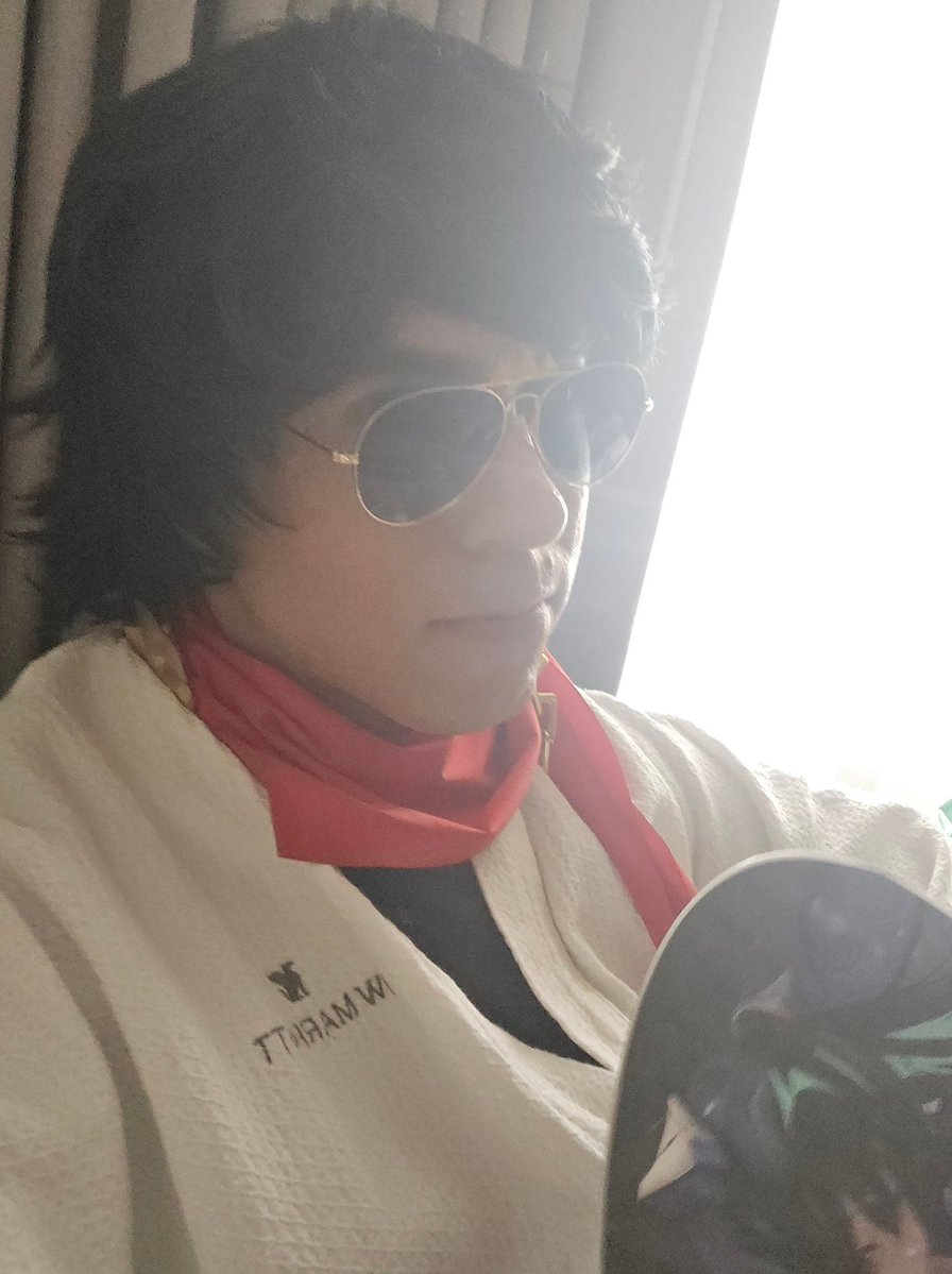 ManlyBadassHero's tweet image. this was the best picture I took at AX