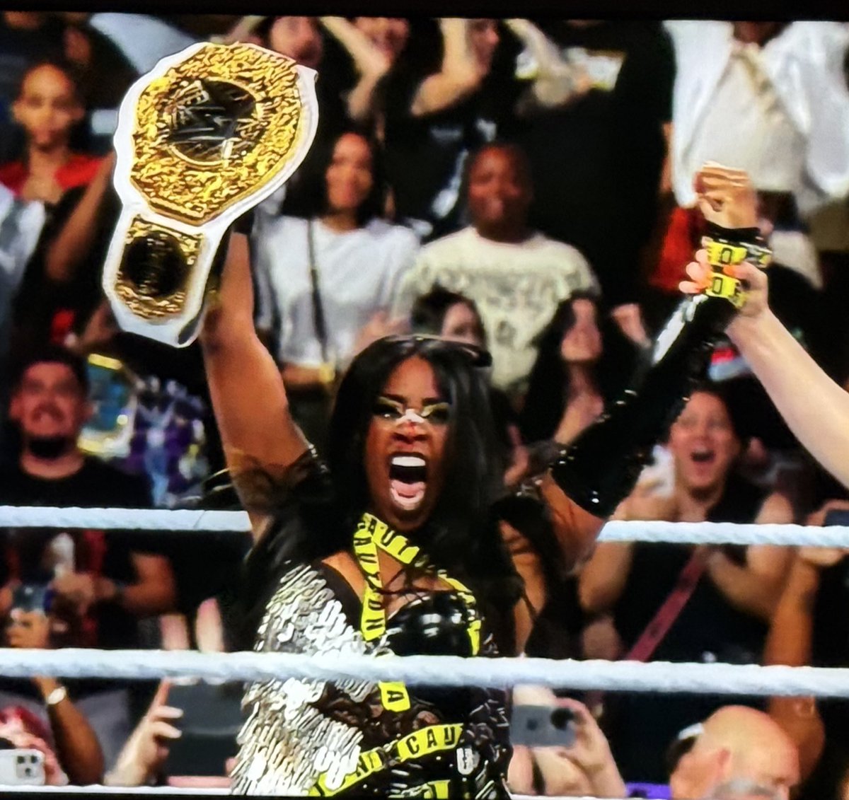 NAOMI IS THE WOMEN’S WORLD CHAMPION!!!!!!!